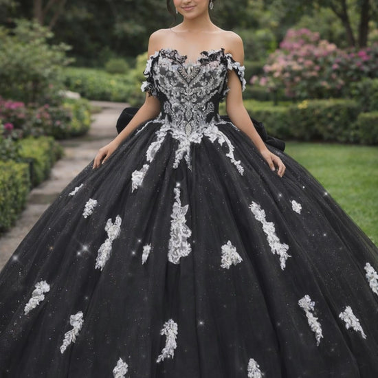 Clarissa's Glitter Dress - ChatGPT_Image_18_abr_2026_11_30_28_a.m..png.mp4